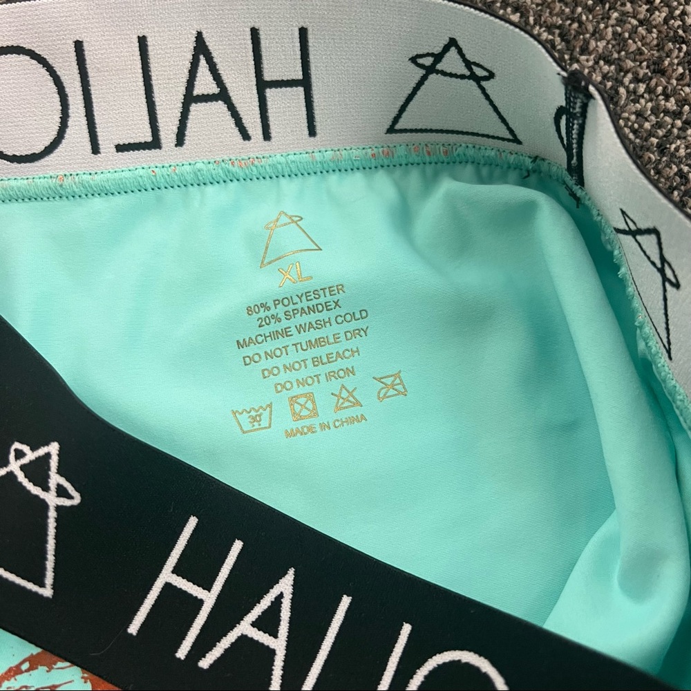 Halio shorts - Picture 2 of 2